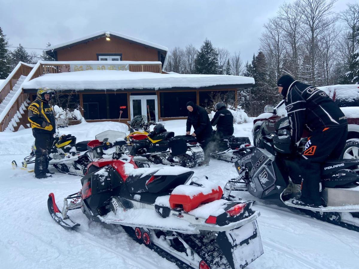 Madawaska Lodge Extérieur photo