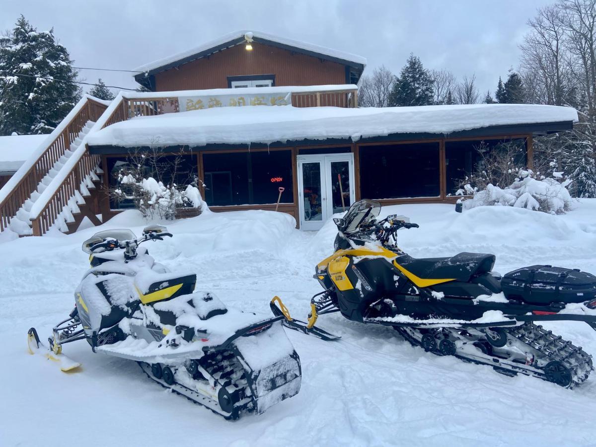 Madawaska Lodge Extérieur photo