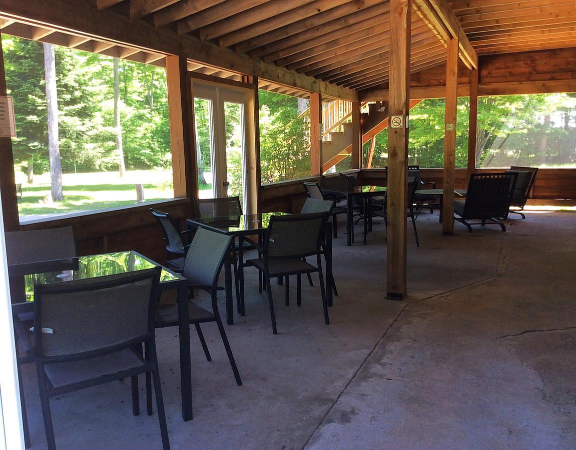 Madawaska Lodge Extérieur photo